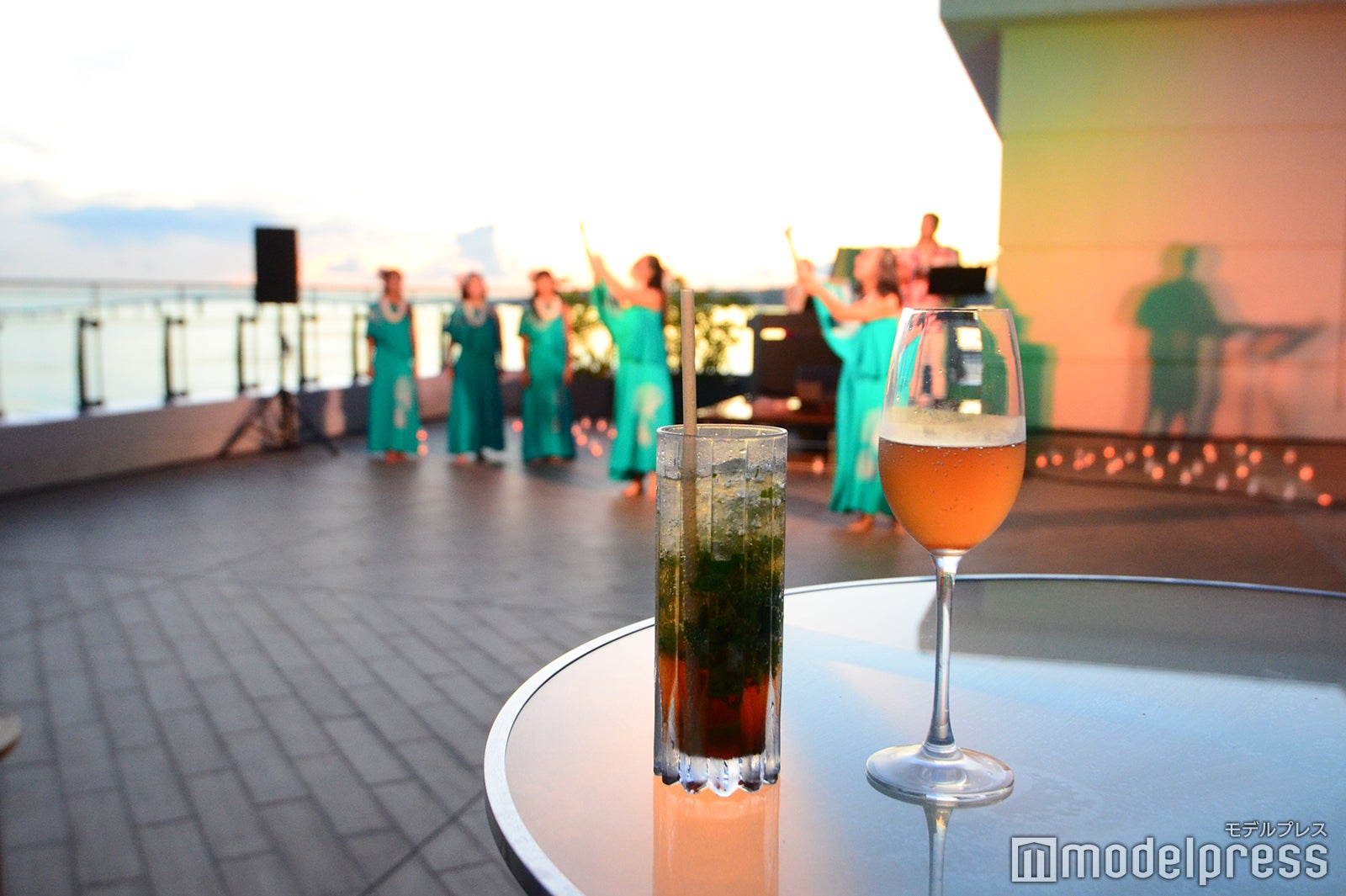 ホテルのグランドオープン日にはパーティが催された（C）モデルプレス