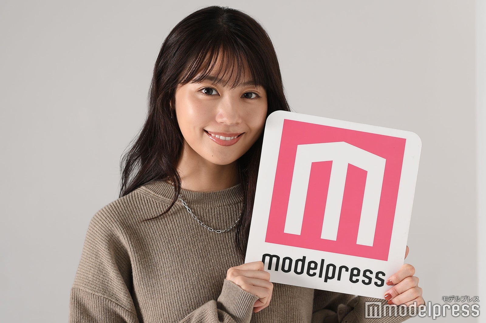 モデルプレスのインタビューに応じた、有村架純（C）モデルプレス