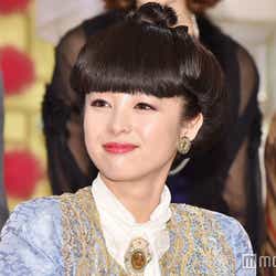 清野菜名バースデー 巨大プレゼントに喜び爆発 トットちゃん モデルプレス