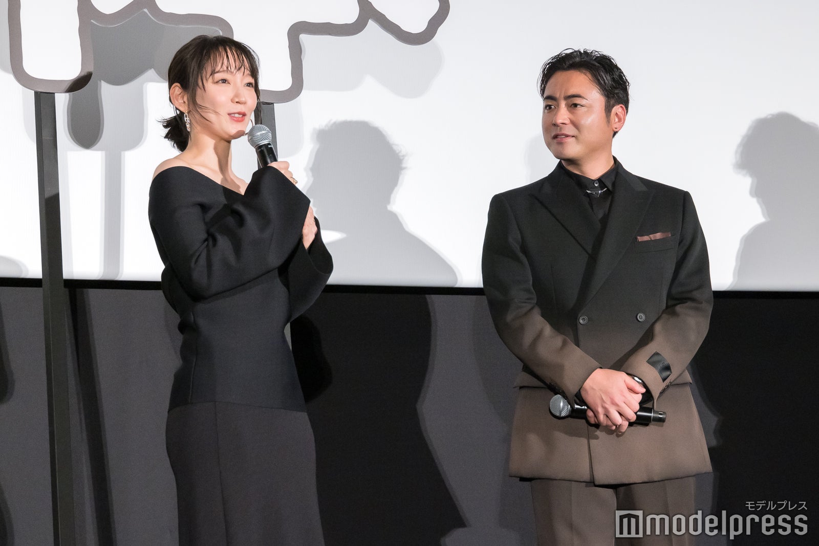 吉岡里帆、山田孝之（C）モデルプレス