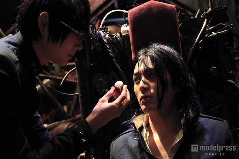 ゼラ（古川雄輝）と謎めいた美少年ジャイボ（間宮祥太朗）（C）2016『ライチ☆光クラブ』製作委員会