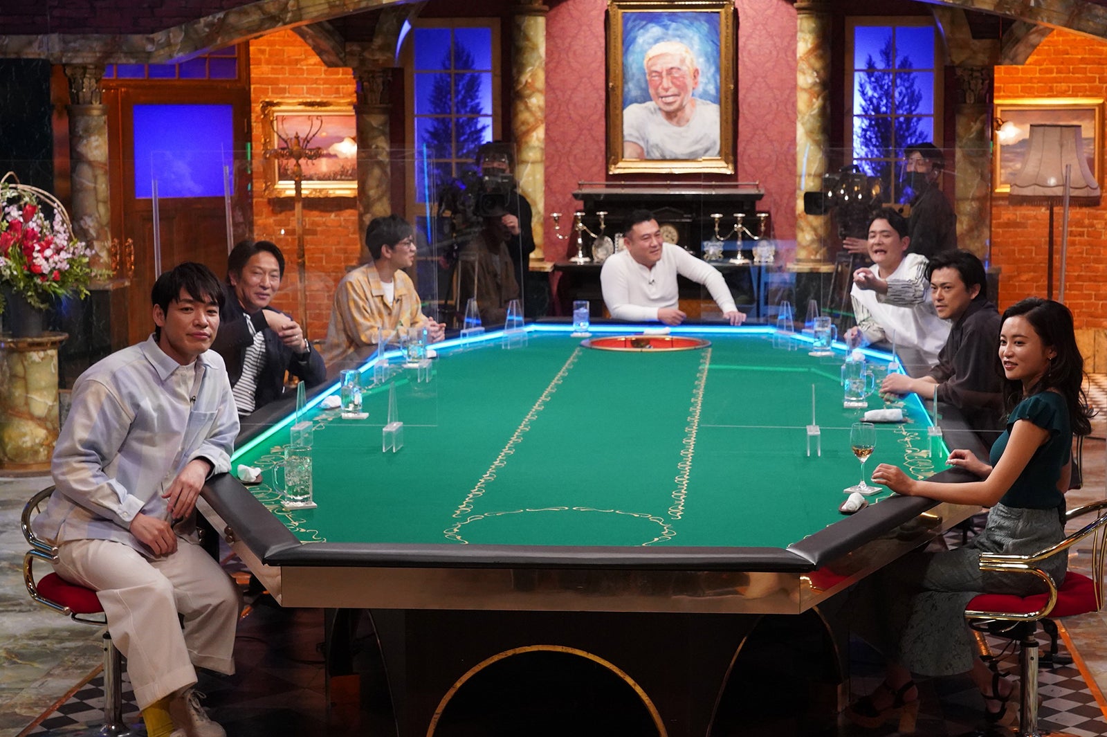 （左から）川島明、原晋、柴田英嗣、山崎弘也、ノブ、勝地涼、小島瑠璃子（C）フジテレビ