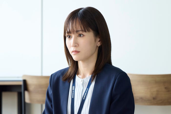 前田敦子「人事の人見」第1話(C)フジテレビ