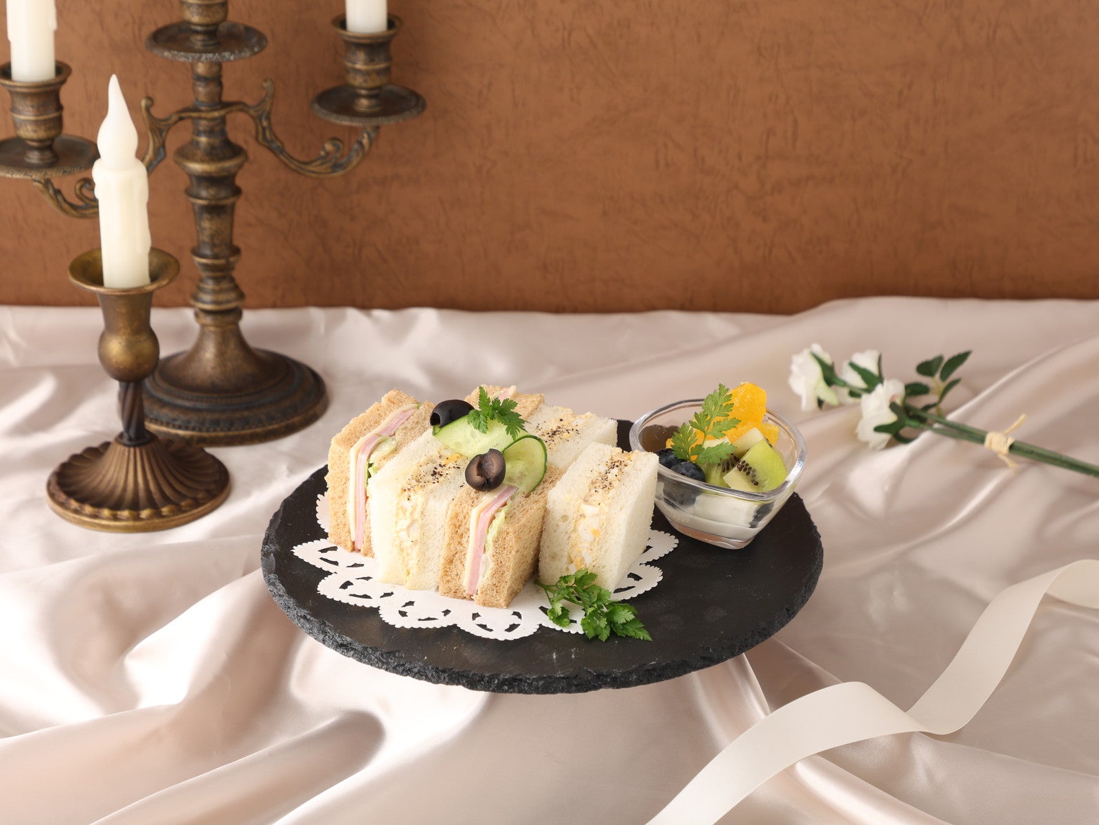 Sandwich Plate　税込1,790円（C）HYBE LABELS JAPAN & HYBE． All Rights Reserved．
