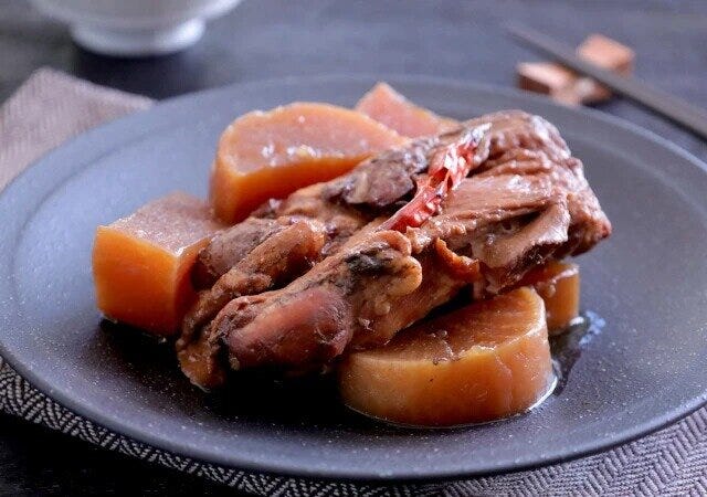 鶏と大根の煮物