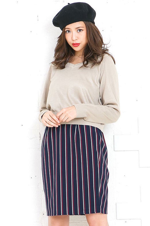レジメンストライプ柄タイトスカート「神戸レタス」2590円（税込）／画像提供：神戸レタス