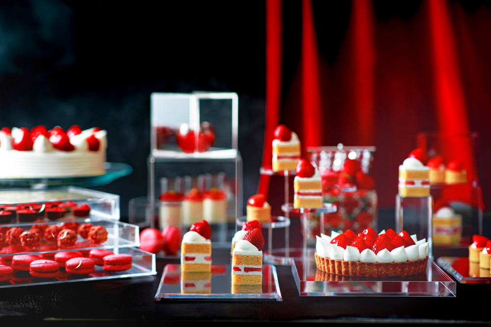 「スーパーいちごビュッフェ2021」ホテルニューオータニ大阪で、多彩なスイーツ&生いちご食べ放題