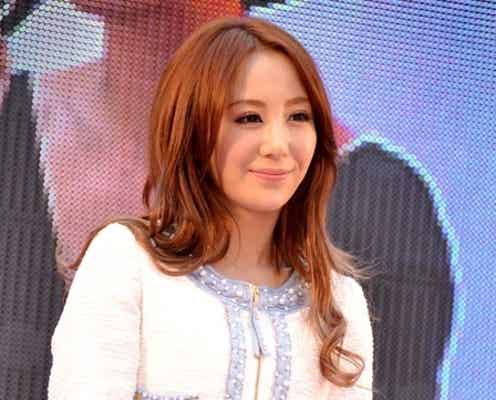 人気モデル、現役キャバ嬢時代の秘蔵写真公開