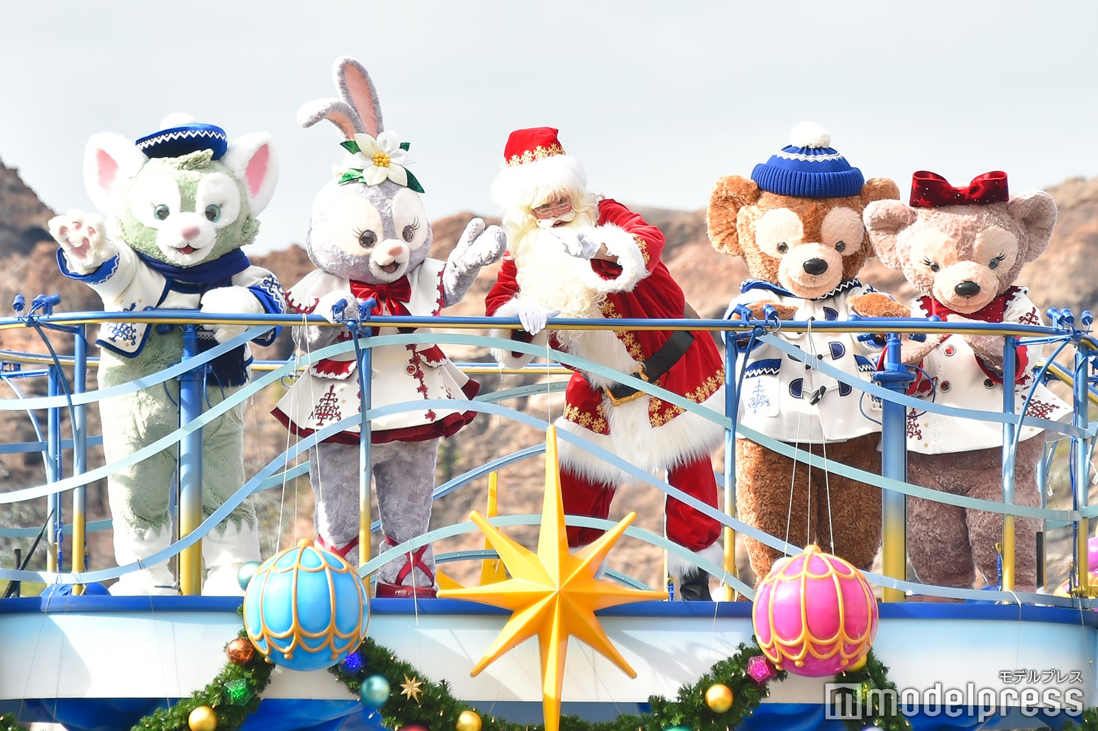 約50cm大きなダッフィー＆ジェラトーニも クリスマス仕様の可愛