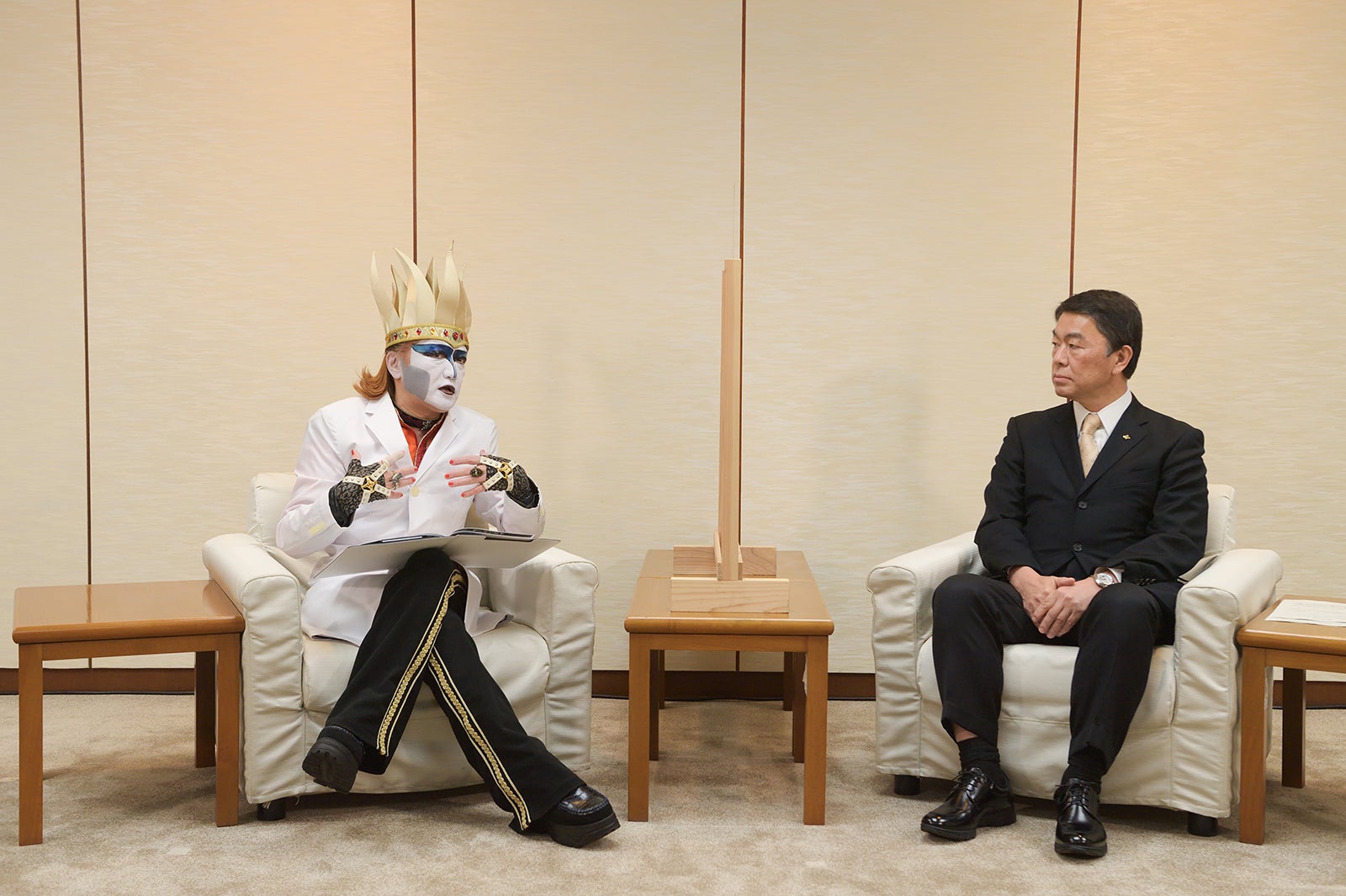 デーモン閣下、村井嘉浩・宮城県知事 （提供写真）