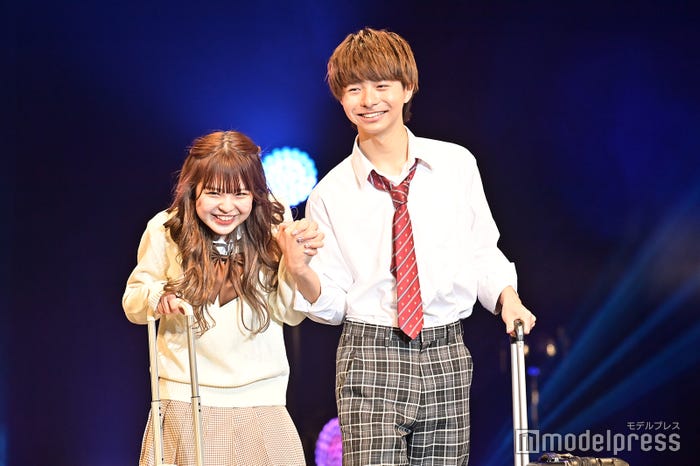 折田涼夏、松本仁 (C)モデルプレス