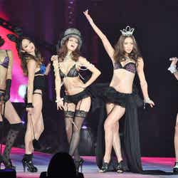 左から:FiONA、鈴木あや、エリーローズ、Liv、Lie