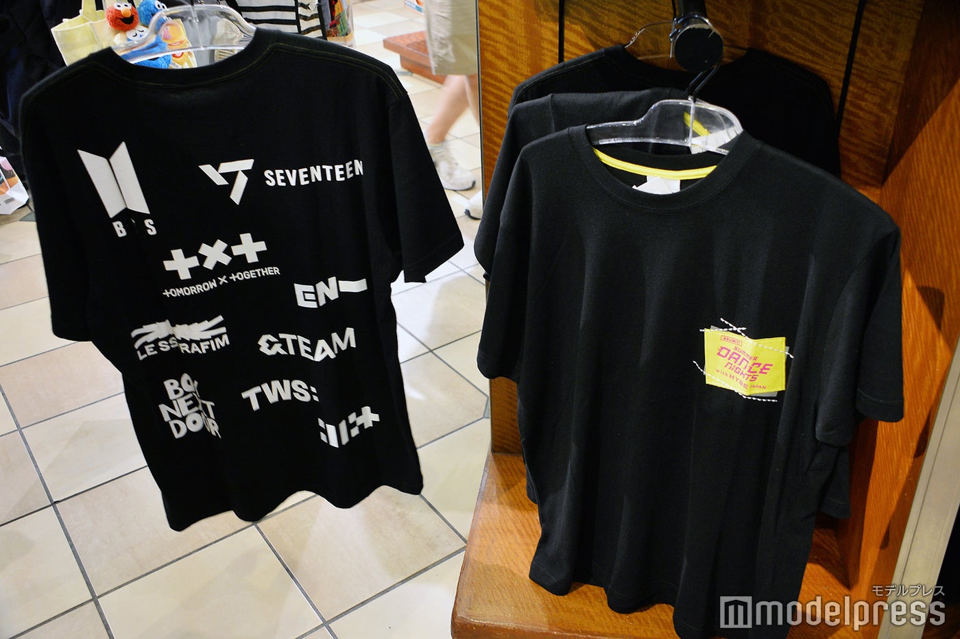 「NO LIMIT！ サマーダンスナイト with HYBE JAPAN」グッズも登場している（C）モデルプレス