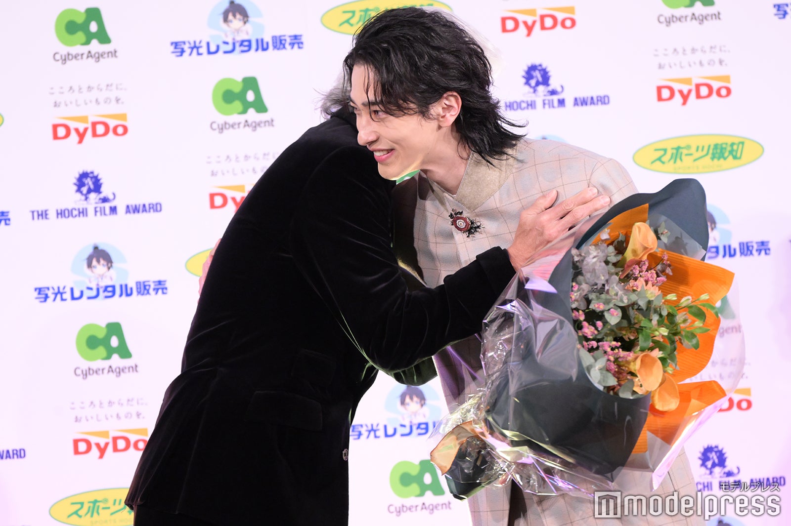 佐藤浩市、横浜流星（C）モデルプレス