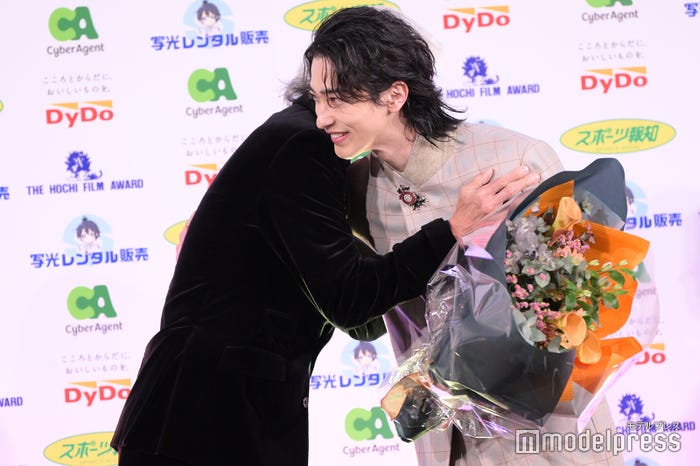 佐藤浩市、横浜流星(C)モデルプレス