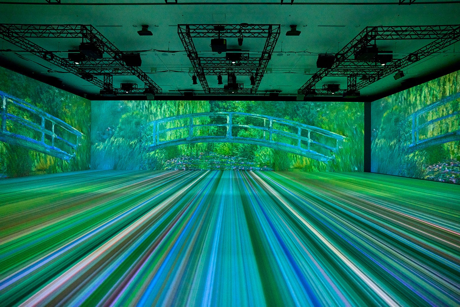 「Immersive Museum TOKYO vol.3 印象派と浮世絵 〜ゴッホと北斎、モネと広重〜」会場空画（提供写真）