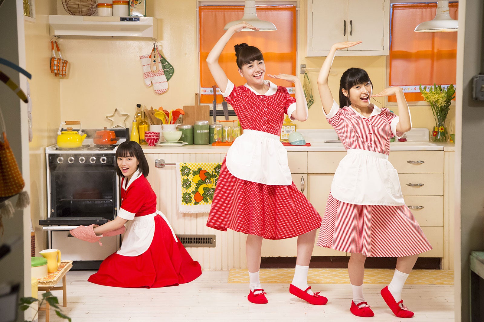 広瀬すず、松井愛莉、土屋太鳳／メイキングより（提供写真）