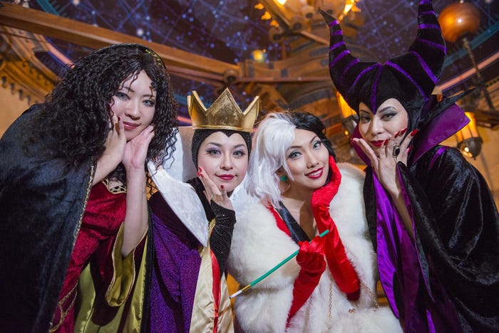 ディズニーヴィランズをイメージしたフル仮装をしているゲスト(写真は昨年のもの) /(C)Disney