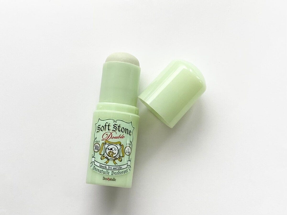 繰り出し式で直塗りできるスティックタイプのデオナチュレ