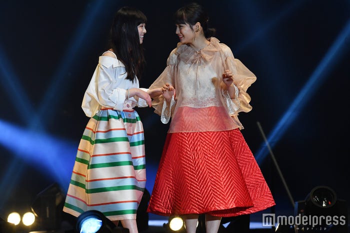 福原遥、広瀬すず (C)モデルプレス