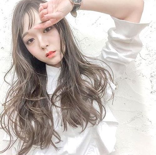 イルミナカラーでできる明るめの髪色って 大人女子におすすめの人気色をご紹介 モデルプレス イルミナカラーでできる明るめの髪色って 大人女子におすすめの人気色をご紹介 モデルプレス