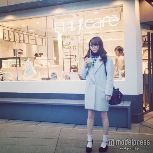 ブルーのチェスターコート