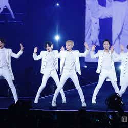 モデルプレス - SHINee「TGC」大トリで新曲初披露 迫力パフォーマンスに3万人熱狂