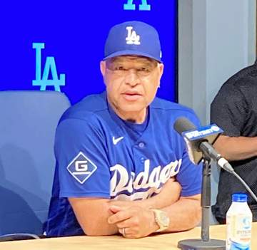 ロバーツ監督が会見で異例の謝罪「ファンの皆さんに申し訳ない」大谷翔平スタメン外の決断で 「怒られることもある」中で指揮官としての思い吐露