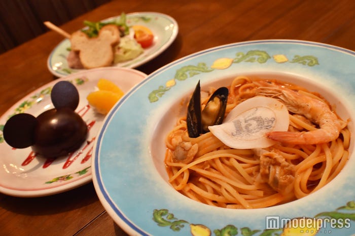 「カフェ・ポルトフィーノ」スペシャルセット¥2,180/「東京ディズニーシー15周年“ザ・イヤー・オブ・ウィッシュ”」(C)モデルプレス