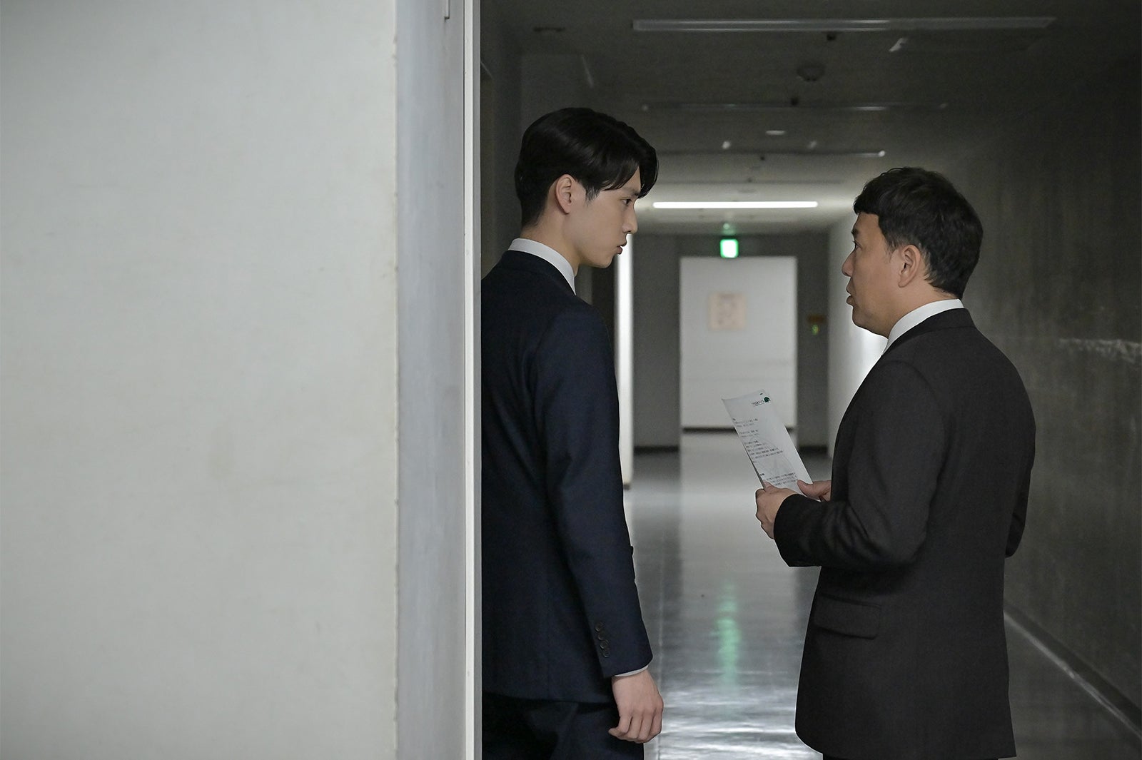 絃瀬聡一、斉藤優「クジャクのダンス、誰が見た？」第8話（C）TBS