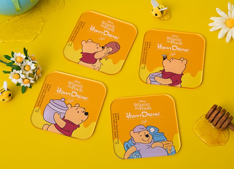 アクリルコースター（ランダム4種）　税込990円（C）Disney. Based on the &quot;Winnie the Pooh&quot; works by A.A. Milne and E.H. Shepard.