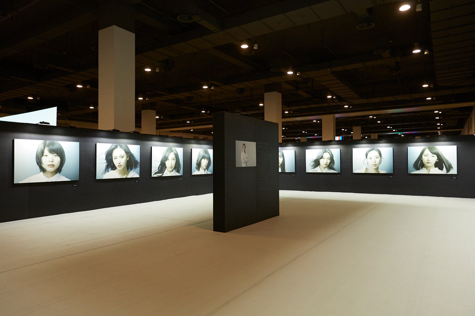 写真展『女優顔』（提供写真）