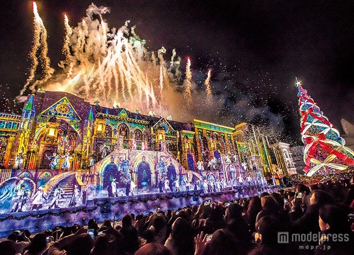 USJ、クリスマス・ライブショー初披露 世界一の光のツリーも点灯