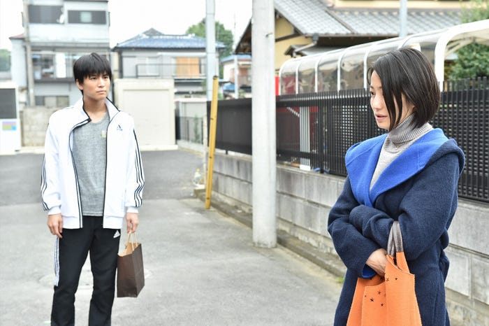 岩田剛典、菅野美穂「砂の塔~知りすぎた隣人」第5話・場面カット(C)TBS