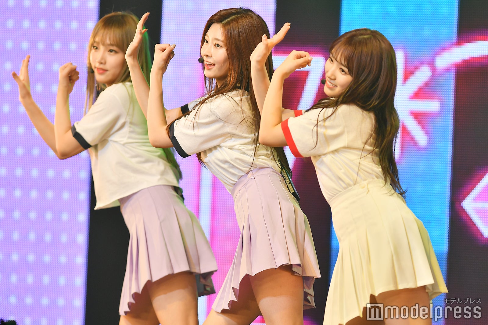 チェ・イェナ、キム・ミンジュ、矢吹奈子 （C）モデルプレス