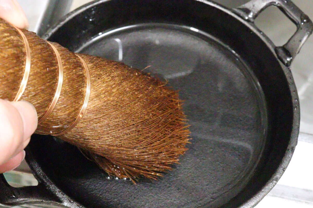 取っ手付鋳物プレート(ラウンド) 手入れ 取っ手付鋳物プレート(ラウンド) 手入れ