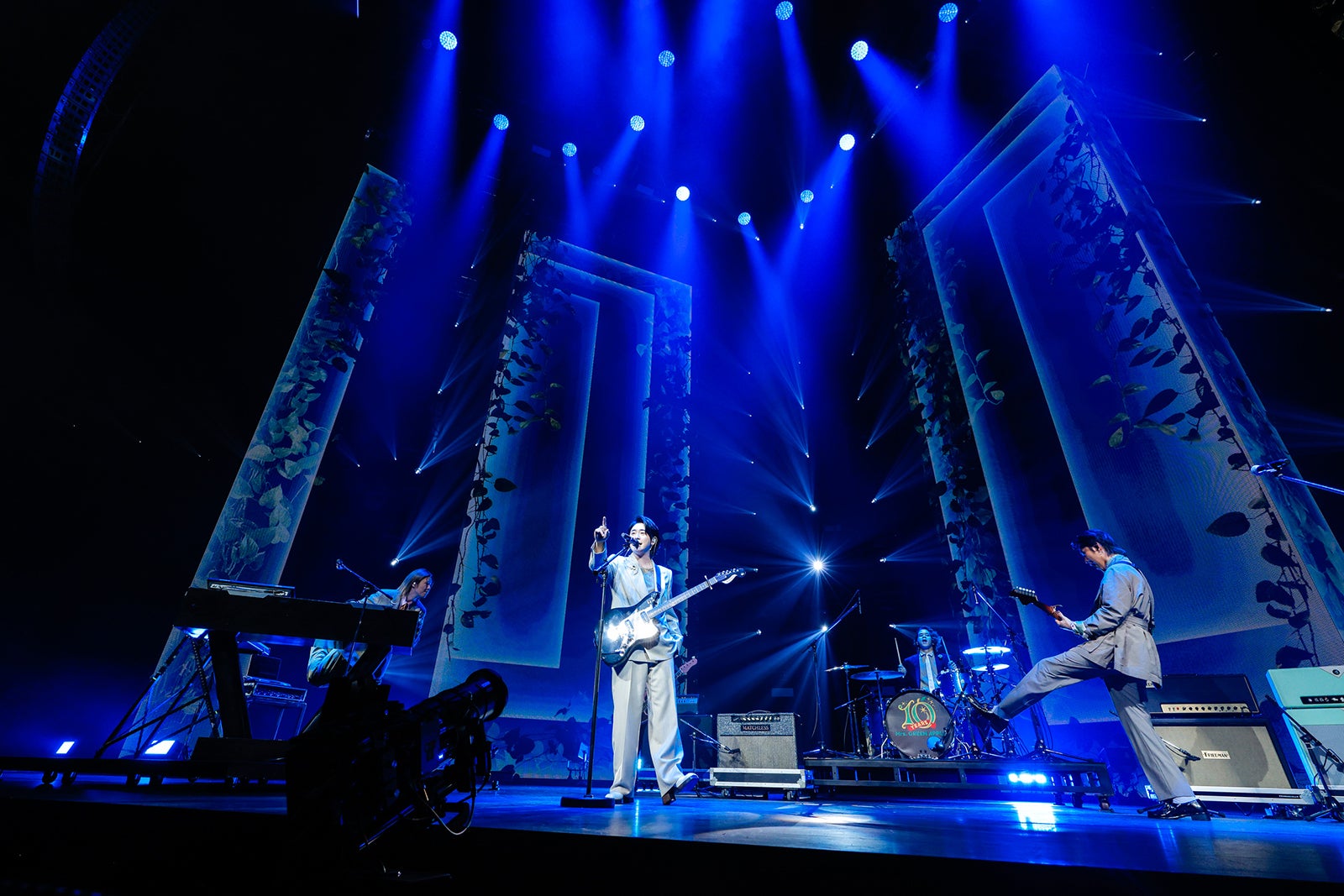 Mrs. GREEN APPLE「ライラック」3冠達成 会場が緑一色に染まる【MTV VMAJ】