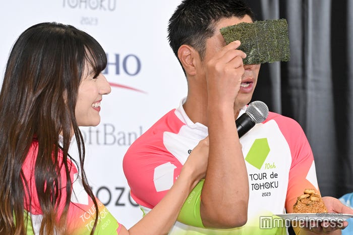 道端カレン、尾形貴弘(C)モデルプレス