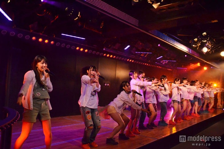 AKB48劇場公演が3000回達成／研究生公演「パジャマドライブ」（夜公演）（C）AKS