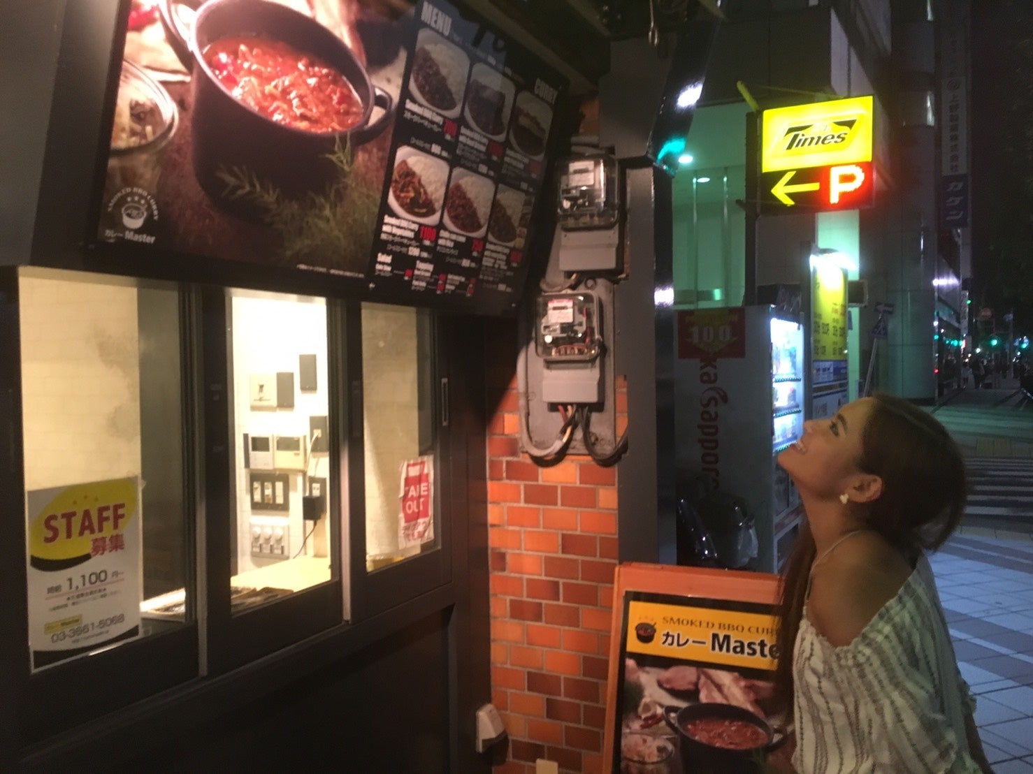 入り口横にはテイクアウト注文のスペースもある