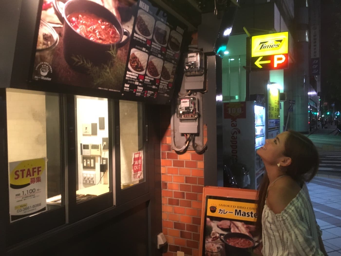 入り口横にはテイクアウト注文のスペースもある