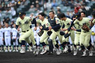 四国王者の英明が初戦突破！高川学園のミスにつけ込む 阿南光、高知農が敗れる中、四国勢唯一の2回戦進出