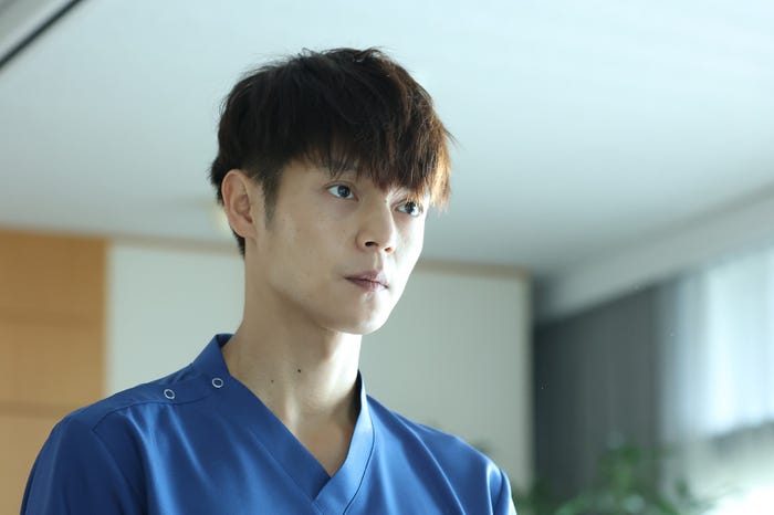 窪田正孝/「ラジエーションハウスⅡ~放射線科の診断レポート~」第10話より(C)フジテレビ