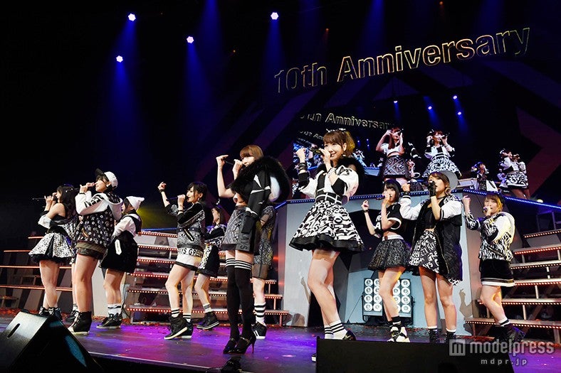 「AKB48リクエストアワーセットリストベスト1035 2015」（C）AKS