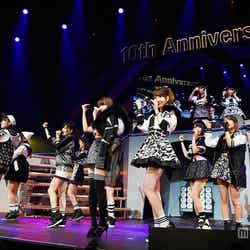 「AKB48リクエストアワーセットリストベスト1035 2015」（C）AKS