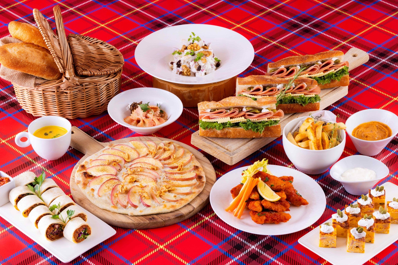 HELLO KITTY Autumn Picnic（提供写真）