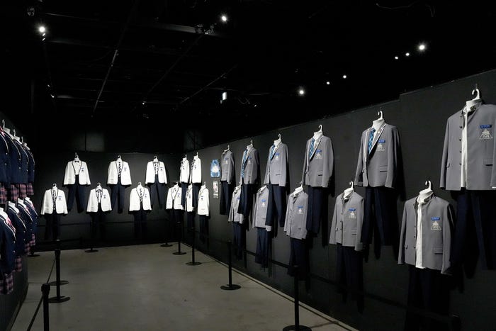 「LAPOSTA GALLERY 2025」(C)LAPONE ENTERTAINMENT/(C)LAPONE GIRLS