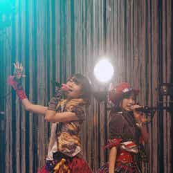 (左から)秦佐和子、矢神久美