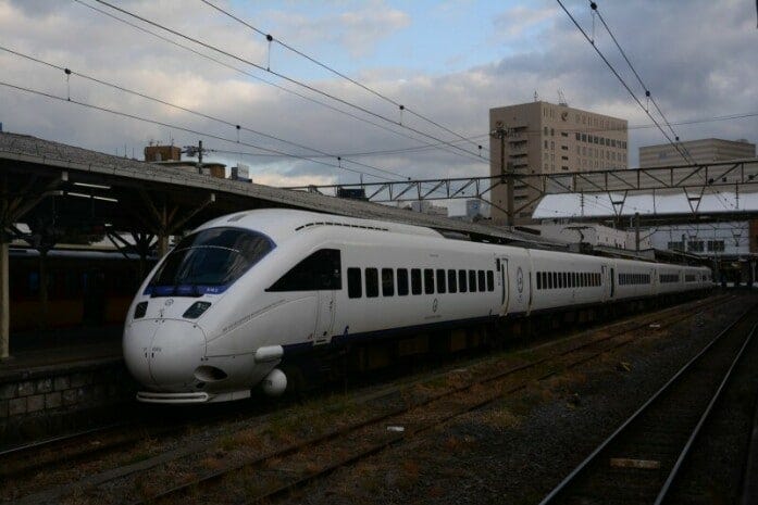 885系の「白いかもめ」