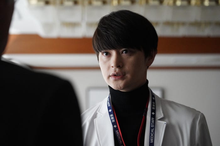 瀬戸康史「院内警察」第9話より(C)フジテレビ/共同テレビ